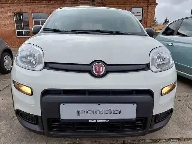 Używany Fiat Panda 69 KM (50 kW) 2024 Biały Hatchback