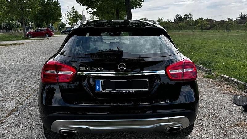 Gebraucht Mercedes GLA200 Edition 156 PS (114 kW) 2016 Schwarz SUV