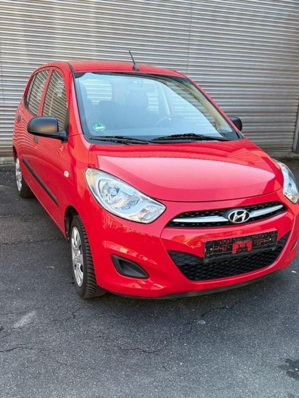 Gebraucht Hyundai i10 Edition 69 PS (50 kW) 2012 Rot Kleinwagen