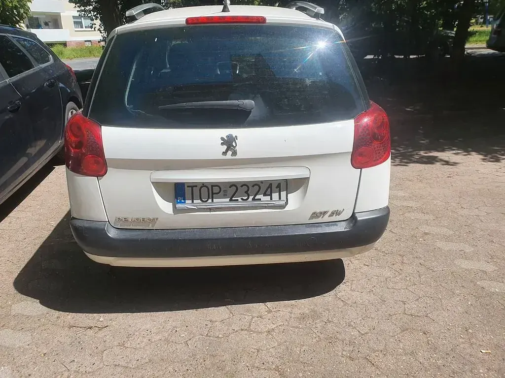 Gebraucht Peugeot 207 Family 95 PS (69 kW) 2012 Weiß Kombi