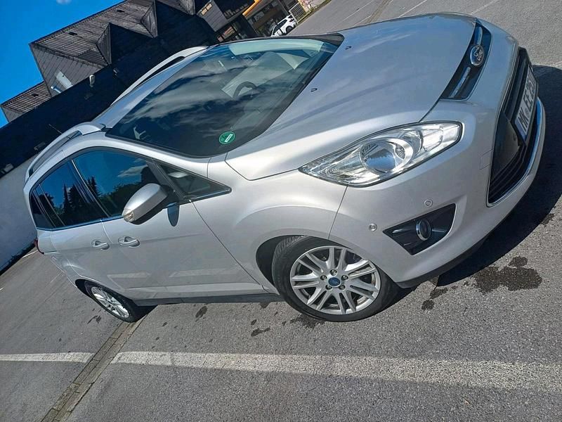 Silber Gebraucht 2013 Ford Grand C-Max Van / Kleinbus | 6.800 € (Fairer Preis) - Bild 1/4