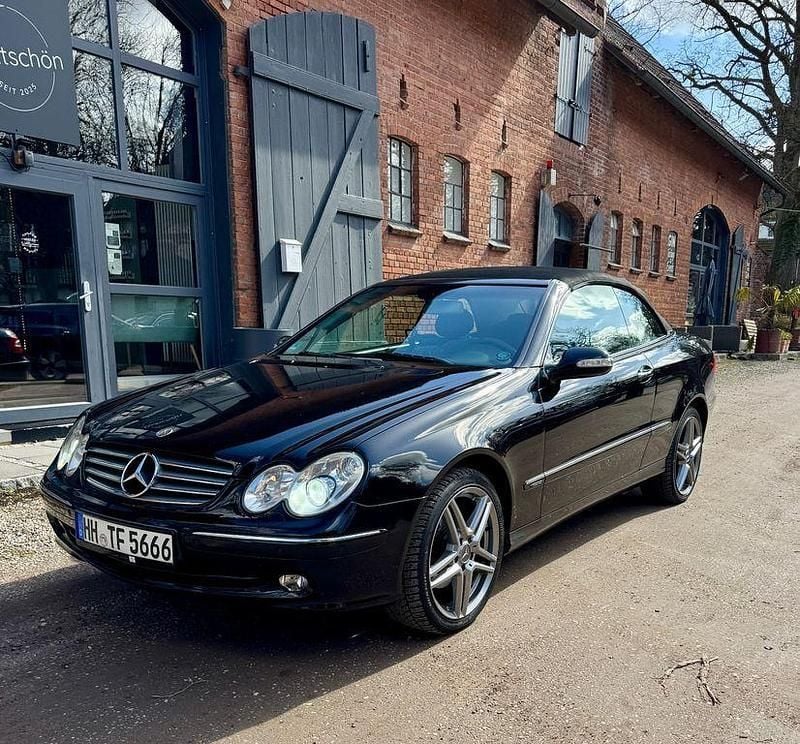 Gebraucht Mercedes CLK320 Elegance 218 PS (160 kW) 2005 Schwarz Cabrio