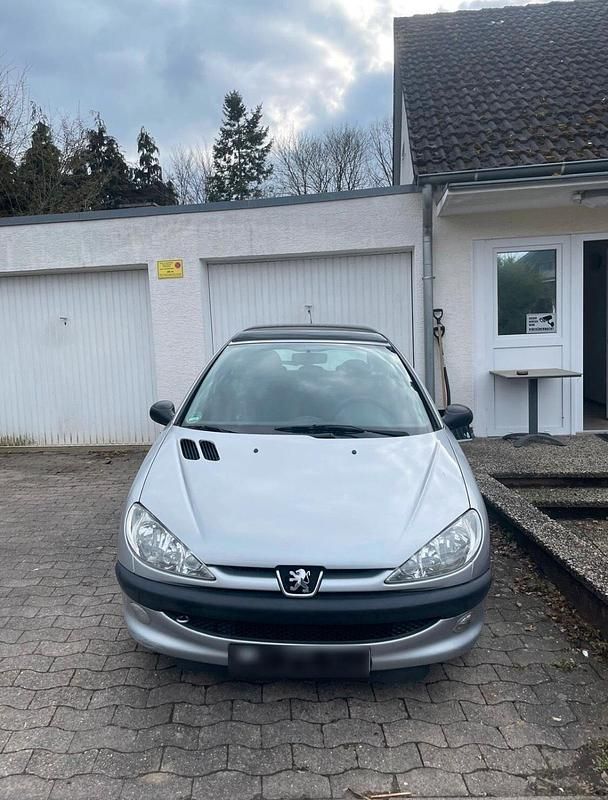Gebraucht Peugeot 206 60 PS (44 kW) 2001 Silber Kleinwagen