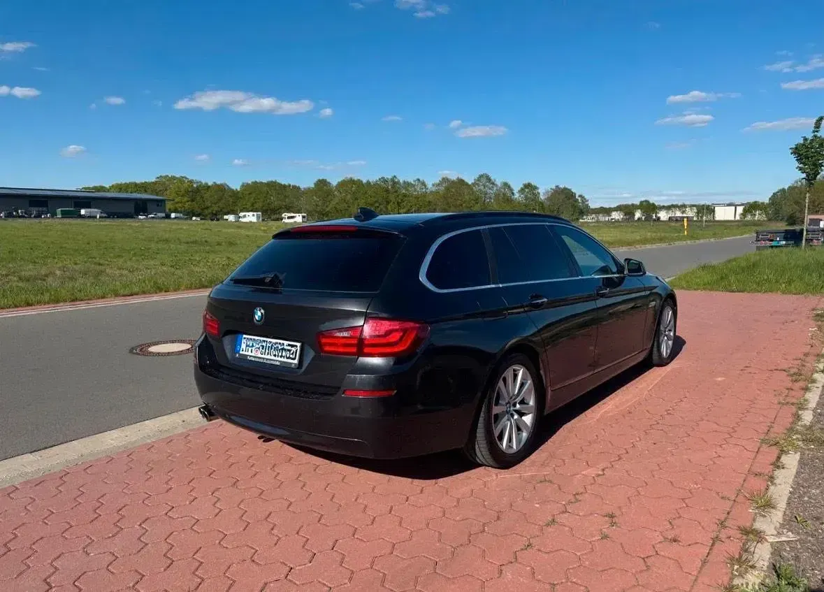 Gebraucht BMW 530 258 PS (189 kW) 2012 Schwarz Kombi