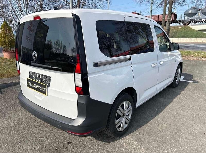 Gebraucht VW Caddy Basis 114 PS (83 kW) 2021 Candyweiß Van / Kleinbus