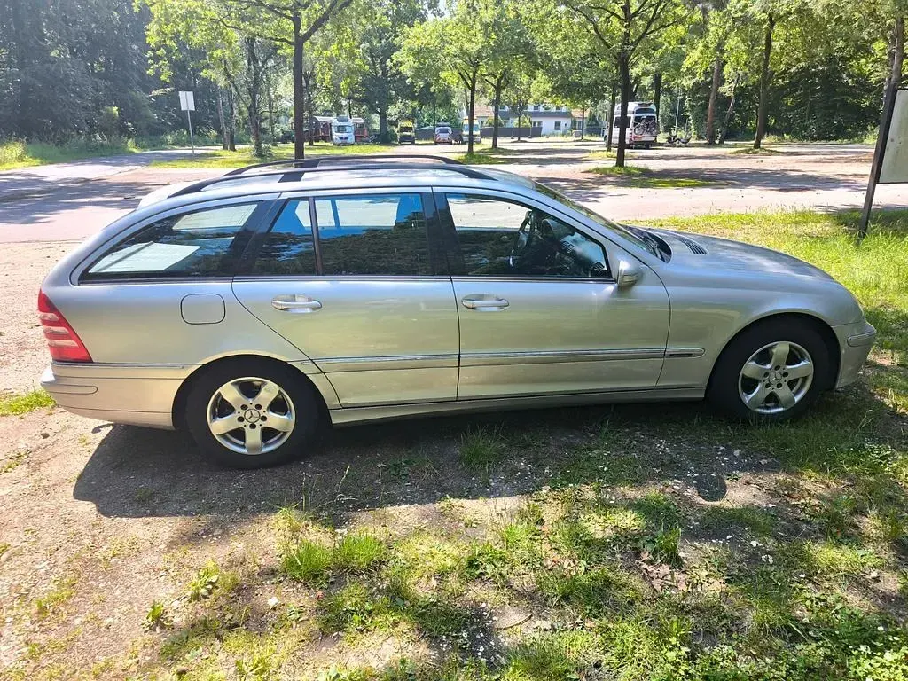 Gebraucht Mercedes 180 143 PS (105 kW) 2004 Silber Limousine