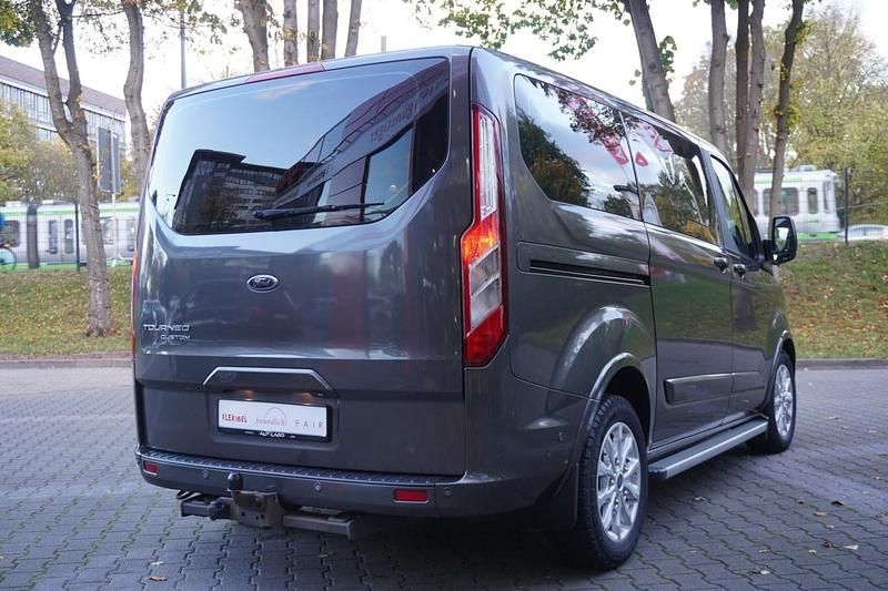 Gebraucht Ford Tourneo Custom 131 PS (96 kW) 2021 Grau Van