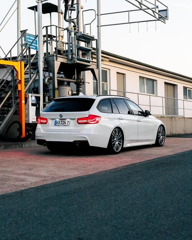 Weiß Gebraucht 2016 BMW 340 M Sport Kombi | 28.999 € (Etwas zu teuer) - Bild 1/4