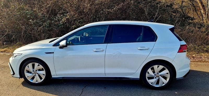 Gebraucht VW Golf VIII R-line 150 PS (110 kW) 2023 Weiß Limousine