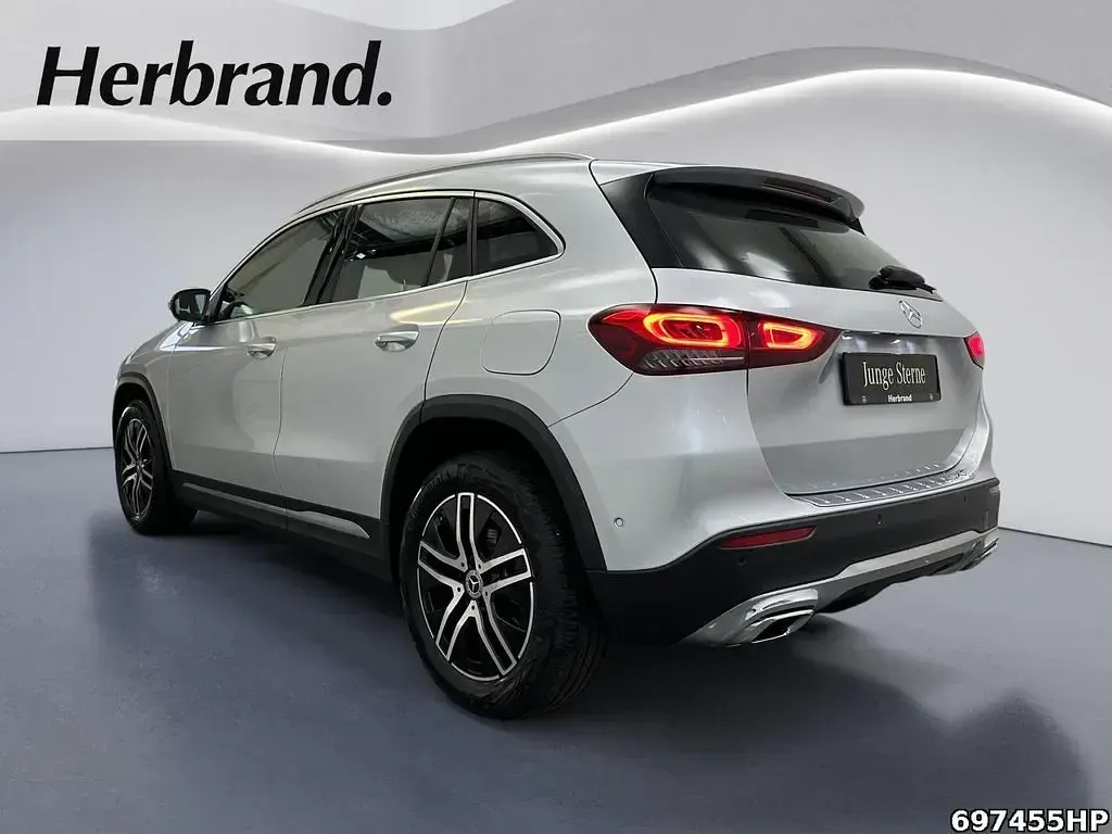 Gebraucht Mercedes GLA200 Progressive 163 PS (119 kW) 2022 Iridiumsilber metallic SUV