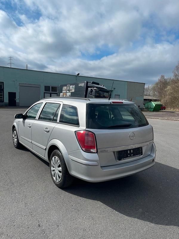 Gebraucht Opel Astra 105 PS (77 kW) 2005 Silber Kombi