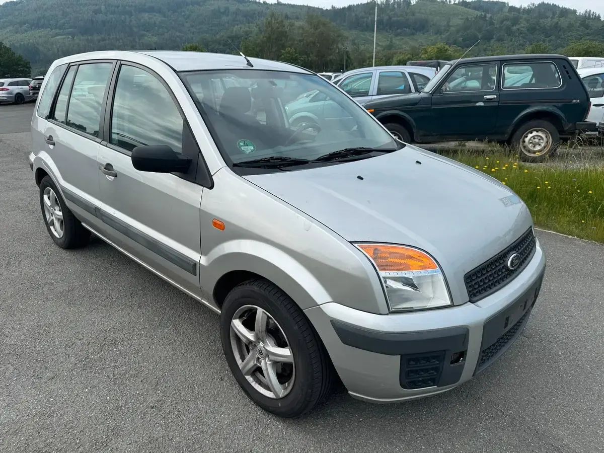 Gebraucht Ford Fusion 101 PS (74 kW) 2006 Silber Kleinwagen