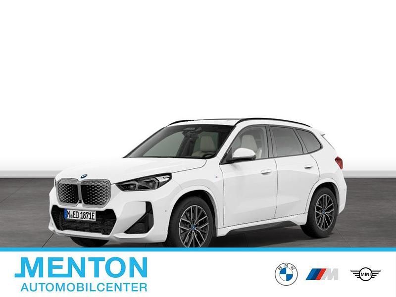 Weiß Gebraucht 2024 BMW iX1 M Sport SUV | 47.556 € (Etwas zu teuer) - Bild 1/4