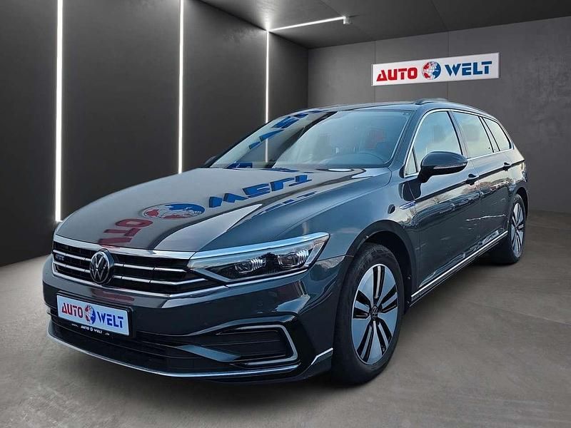 Grau Gebraucht 2021 VW Passat GTE Kombi | 22.990 € (Fairer Preis) - Bild 1/4