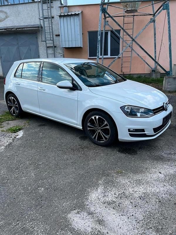 Gebraucht VW Golf VII 105 PS (77 kW) 2014 Weiß Kleinwagen