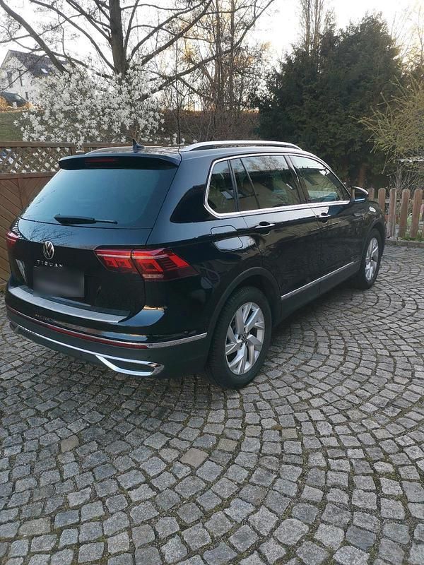 Gebraucht VW Tiguan Exclusive 150 PS (110 kW) 2021 Schwarz SUV