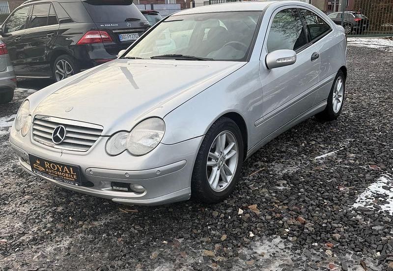 Gebraucht Mercedes C200 163 PS (119 kW) 2001 Silber Coupé