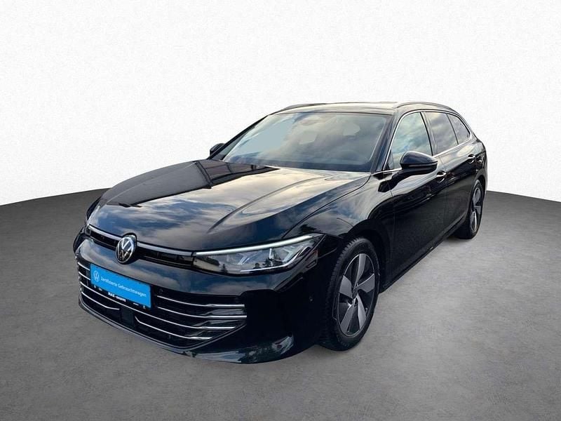 Gebraucht VW Passat Elegance 150 PS (110 kW) 2025 Grenadillschwarz metallic Kombi