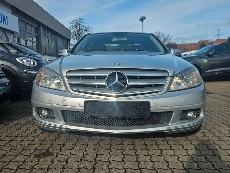 Gebraucht Mercedes C180 156 PS (114 kW) 2010 Silber Limousine