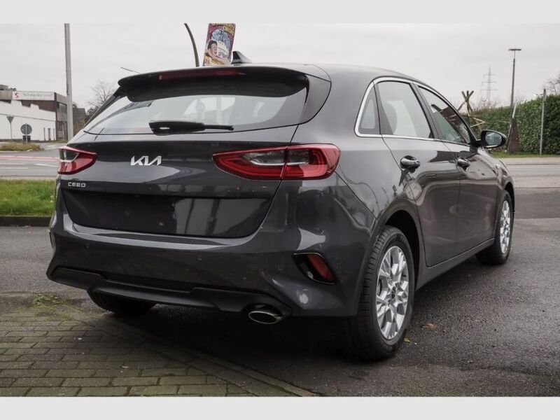 Gebraucht Kia Ceed Vision 140 PS (102 kW) 2024 Schwarz Kleinwagen