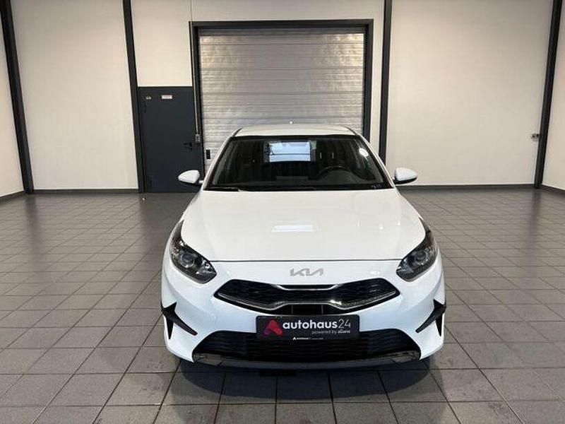 Gebraucht Kia Ceed Vision 120 PS (88 kW) 2022 Weiß Kleinwagen