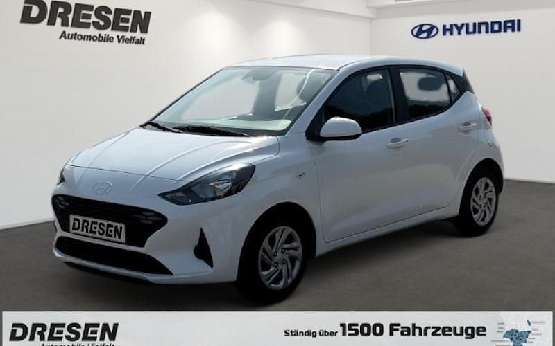 Weiss Neu 2025 Hyundai i10 Select Kleinwagen | 16.790 € (Fairer Preis) - Bild 1/4