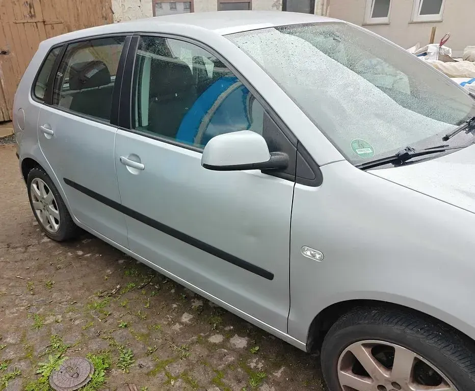 Używany VW Polo Basis 75 KM (55 kW) 2004 Srebrny Hatchback