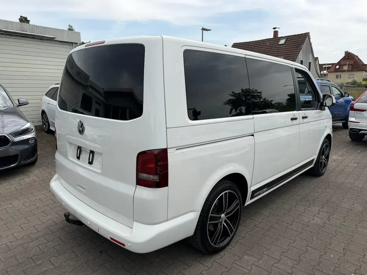 Gebraucht VW Multivan Edition 179 PS (131 kW) 2011 Weiß Van / Kleinbus