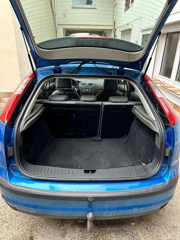 Second-hand Ford Focus 105 CP (77 kW) 2008 Albastru Berlinǎ