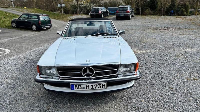 Gebraucht Mercedes SL300 179 PS (131 kW) 1986 Weiß Cabrio