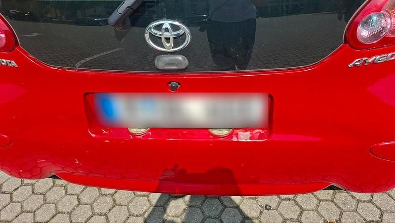 Gebraucht Toyota Aygo 68 PS (50 kW) 2011 Rot Kleinwagen