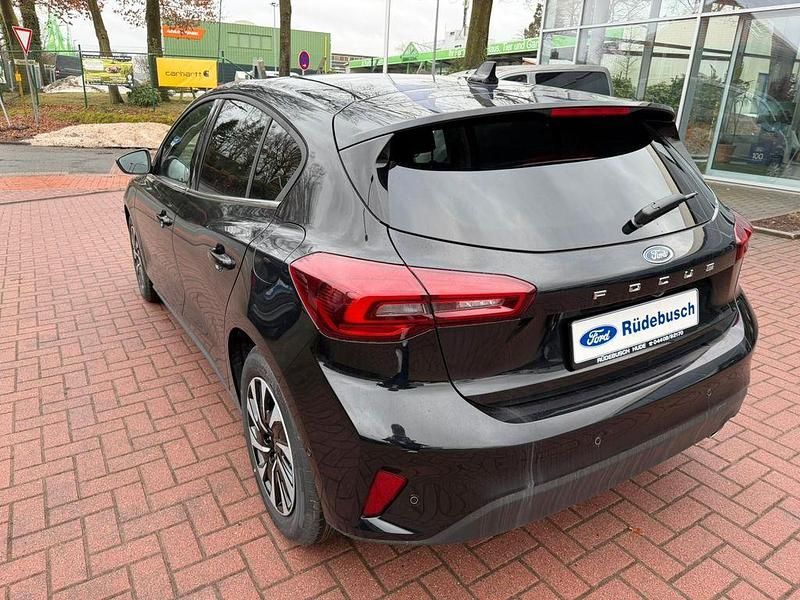 Neu Ford Focus Titanium 155 PS (114 kW) 2026 Schwarz Limousine