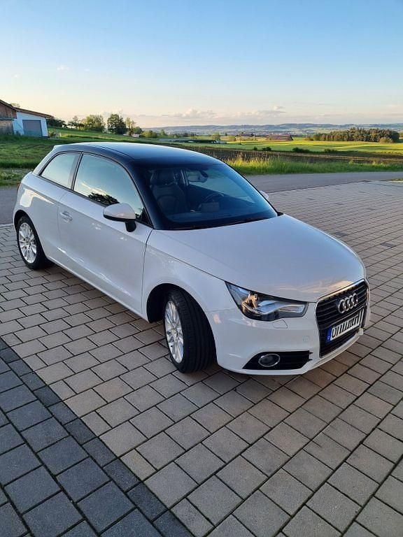 Gebraucht Audi A1 Attraction 140 PS (102 kW) 2014 Weiß Kleinwagen