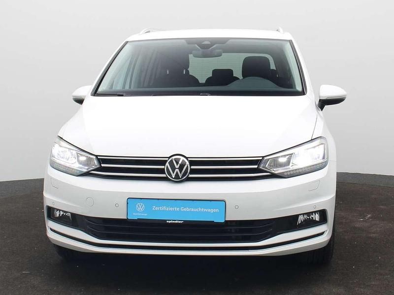 Gebraucht VW Touran Highline 150 PS (110 kW) 2023 Weiß Van / Kleinbus