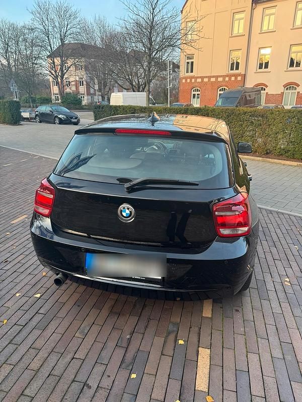 Gebraucht BMW 114 Advantage 102 PS (75 kW) 2015 Schwarz Kleinwagen
