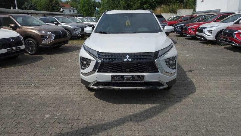 Gebraucht Mitsubishi Eclipse Cross Plus 188 PS (138 kW) 2024 Titanweiß SUV