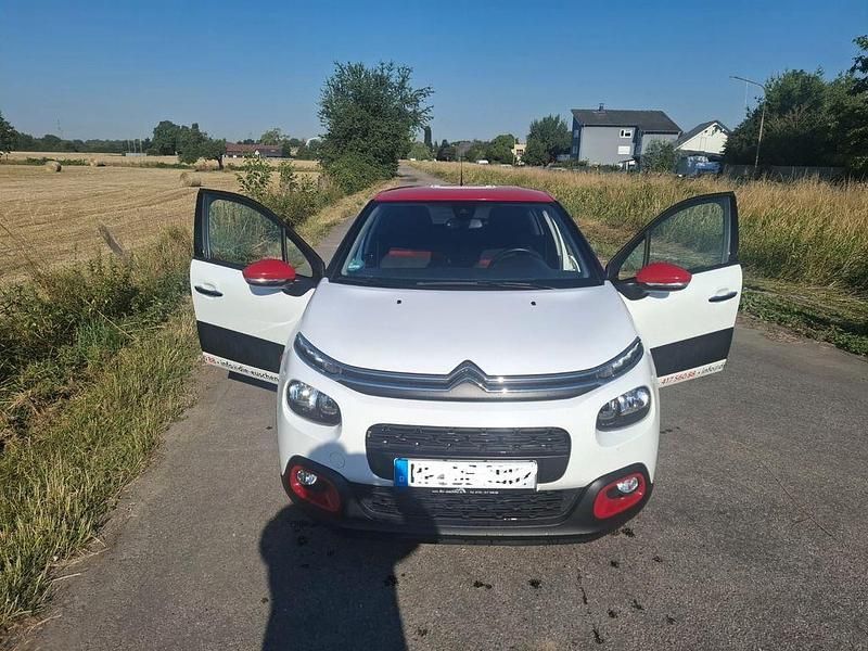 Weiß Gebraucht 2017 Citroën C3 PureTech Kleinwagen | 11.290 € (Fairer Preis) - Bild 1/4