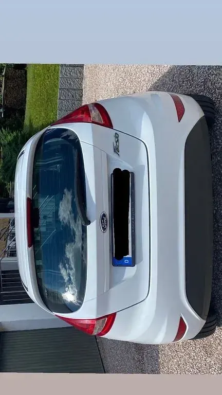 Gebraucht Ford Fiesta Champions Edition 82 PS (60 kW) 2012 Weiß Kleinwagen