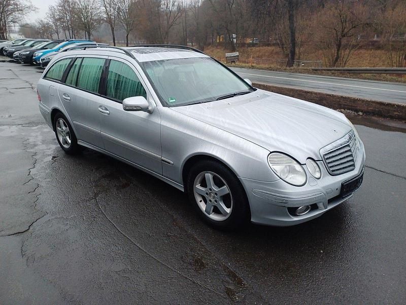 Gebraucht Mercedes E220 Elegance 170 PS (125 kW) 2009 Silber Kombi
