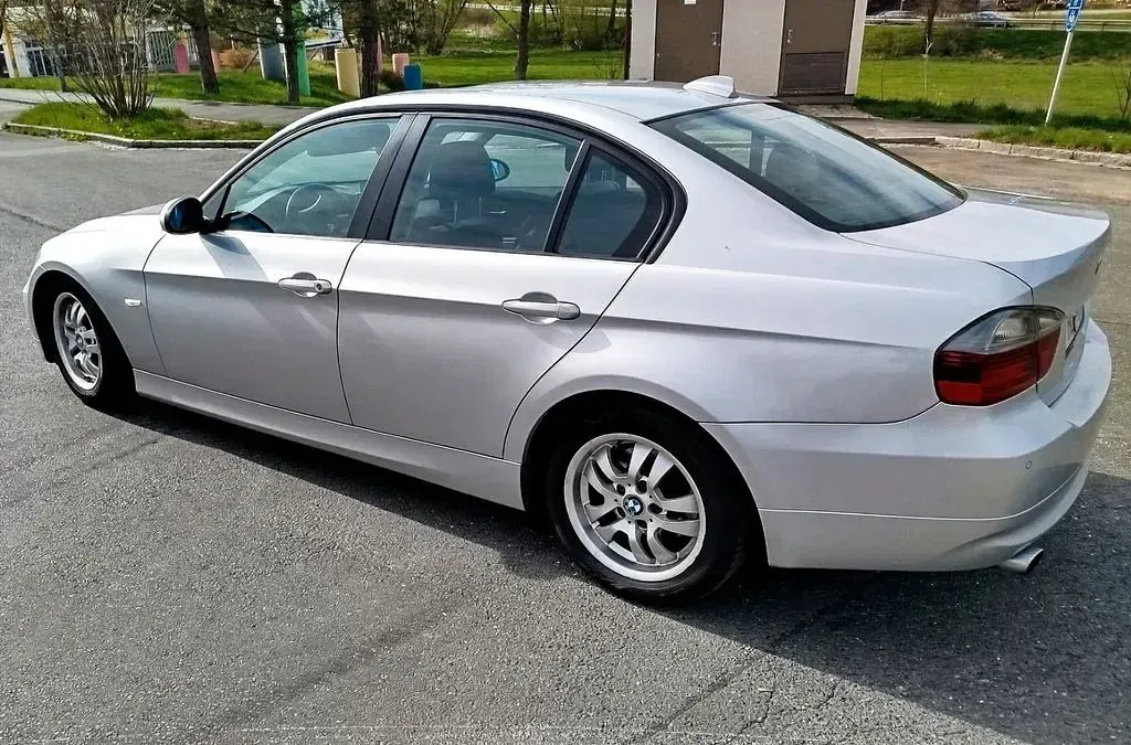 Używany BMW 320 Performance 150 KM (110 kW) 2006 Srebrny Sedan/Limuzyna