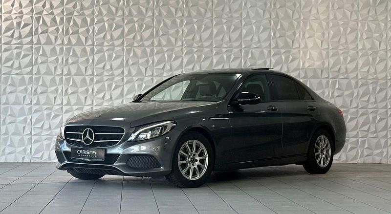 Grau Gebraucht 2018 Mercedes C220 Night Limousine | 22.990 € (Teuer) - Bild 1/4