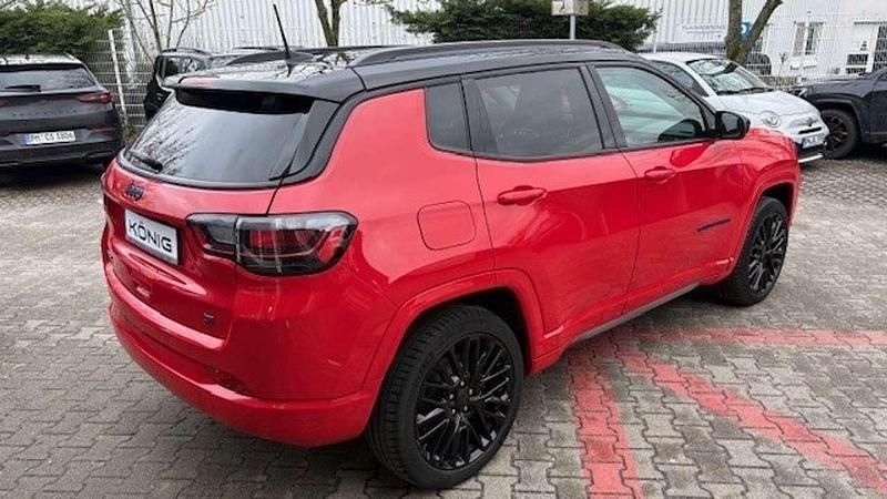 Gebraucht Jeep Compass 241 PS (177 kW) 2022 Zweifarblackierung colorado r SUV
