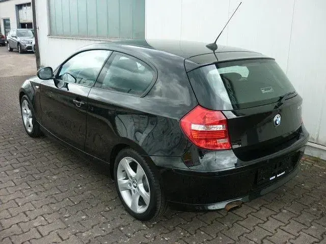 Gebraucht BMW 118 Shadowline 143 PS (105 kW) 2010 Schwarz Kleinwagen