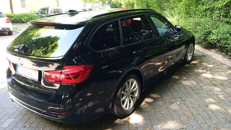 Gebraucht BMW 318 Advantage 150 PS (110 kW) 2015 Schwarz Kombi