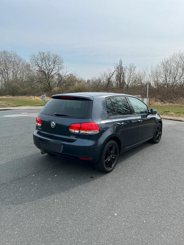 Gebraucht VW Golf VI Style 122 PS (89 kW) 2011 Blau Kleinwagen