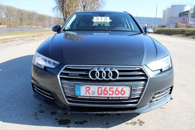Gebraucht Audi A4 Sport 218 PS (160 kW) 2017 Grau Kombi