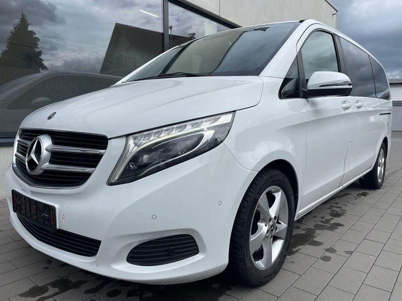 Weiß Gebraucht 2018 Mercedes V250 Van / Kleinbus | 24.990 € (Superpreis) - Bild 1/4