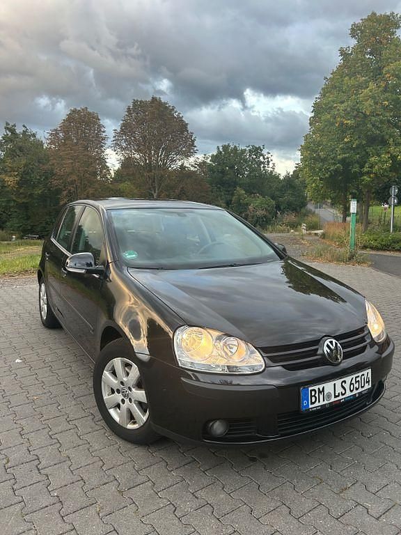 Schwarz Gebraucht 2004 VW Golf IV Comfortline Limousine | 5.500 € - Bild 1/4
