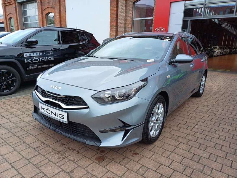 Silber Gebraucht 2024 Kia Ceed Sportswagon Vision Kombi | 18.999 € (Superpreis) - Bild 1/4