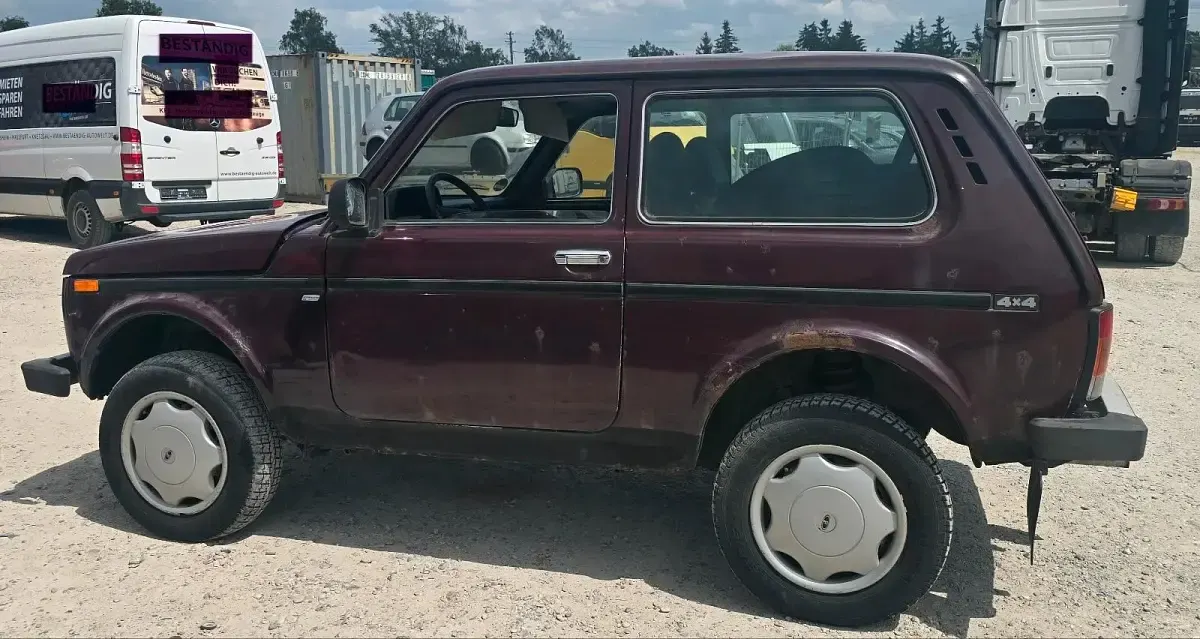 Gebraucht Lada niva 85 PS (62 kW) 2012 Violet SUV